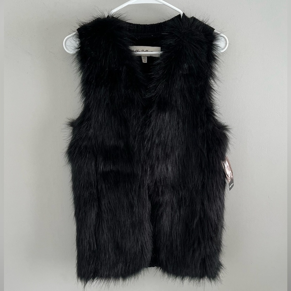 Sebby Collection Faux Fur Vest. - Picture 3 of 14